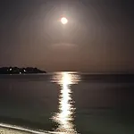 Апартаменты A Window Into The Blue *